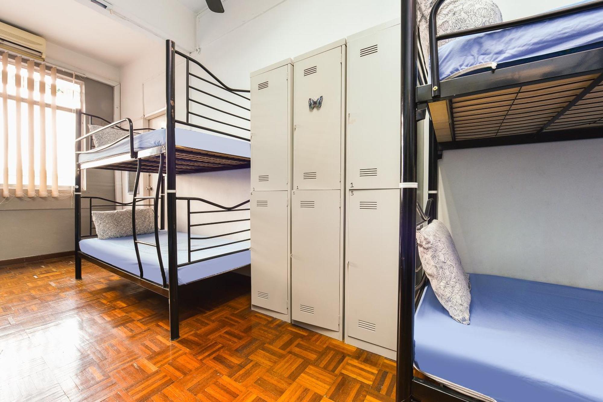 Spot On 89872 Kuantan Backpackers Hotel Exterior photo