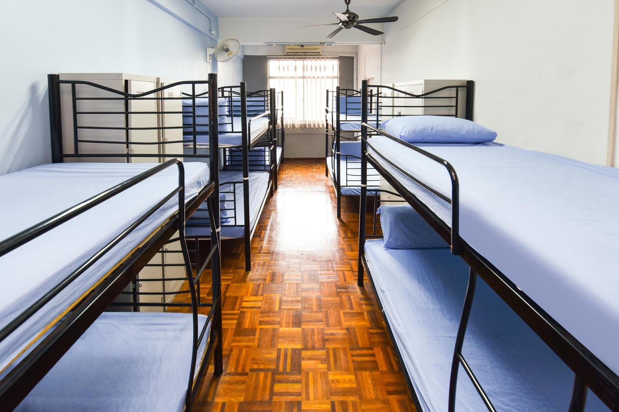 Spot On 89872 Kuantan Backpackers Hotel Exterior photo