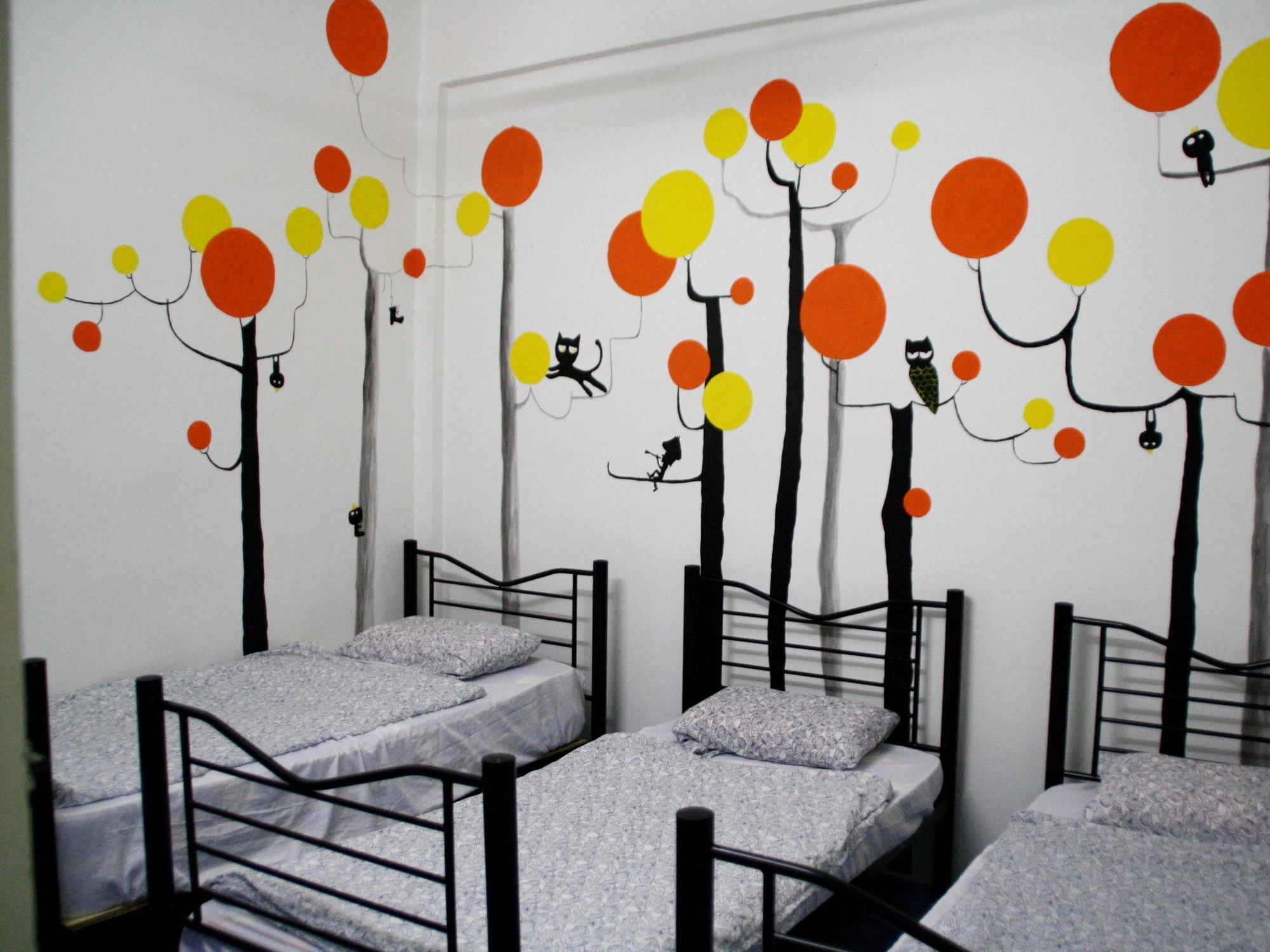 Spot On 89872 Kuantan Backpackers Hotel Exterior photo